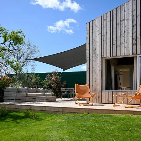 Le Hangar Yacco & Tiny House - Garage Automobiles Revisite