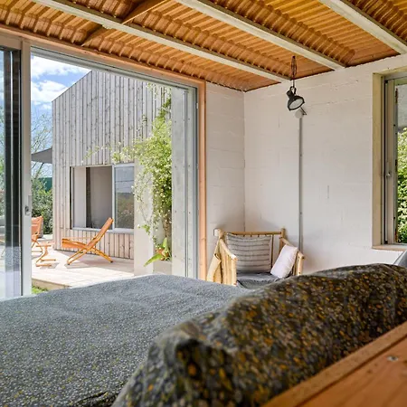 וילה Le Hangar Yacco & Tiny House - Garage Automobiles Revisite קאלביסון