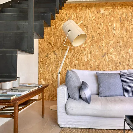 Le Hangar Yacco & Tiny House - Garage Automobiles Revisite * קאלביסון
